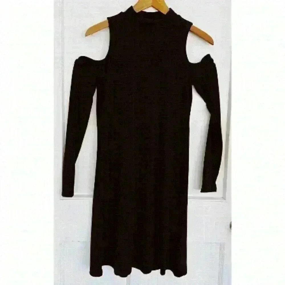 BNWOT Women’s Black Cold Shoulder Dress by Highline Size  XS